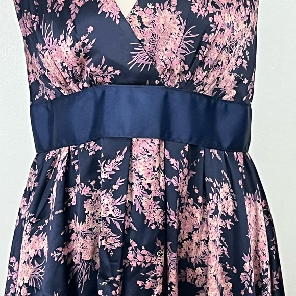 BETSEY JOHNSON VINTAGE NAVY PINK SILK FLORAL HALTER MIDI DRESS GREAT CONDITION 6 - Picture 3 of 11